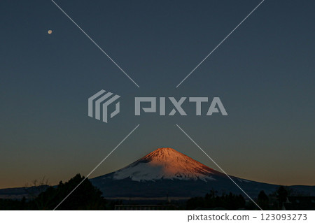 Red Mt. Fuji 123093273