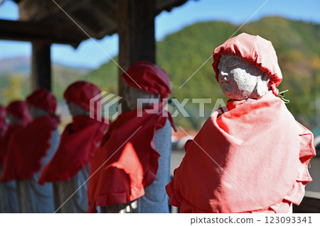 Jizo in the temple grounds 123093341