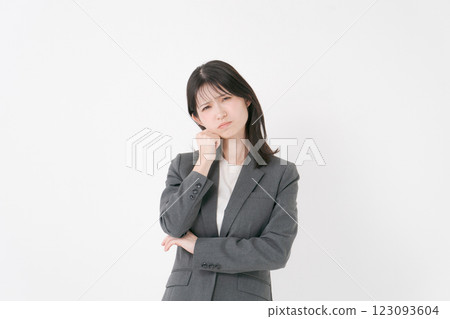 擔心的女商人 擔心的女商人 123093604