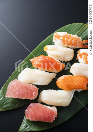 Nigiri sushi served on bamboo leaves Nigiri sushi served on bamboo leaves 123093768