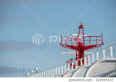 [航行於東北地方海岸的向日葵號富良野號的天線] 123094142