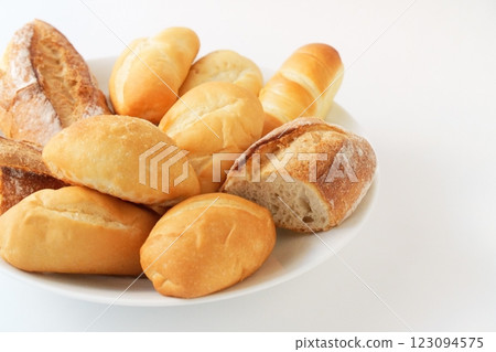 A heartwarming bread scene - The aroma of wheat spreading - 3:2 123094575