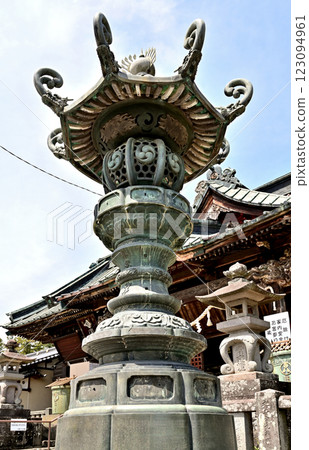 Walking around Itahana-shuku on the Nakasendo: Hachiman Hachimangu Shrine, main hall, offering hall and worship hall, Hachiman-cho, Takasaki City 123094961