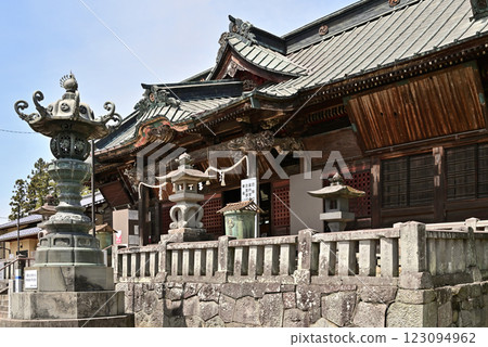 Walking around Itahana-shuku on the Nakasendo: Hachiman Hachimangu Shrine, main hall, offering hall and worship hall, Hachiman-cho, Takasaki City 123094962