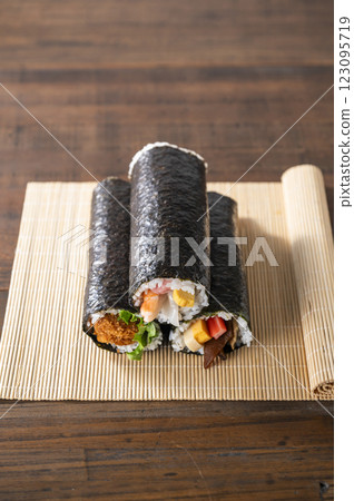 Ehomaki (three kinds) 123095719