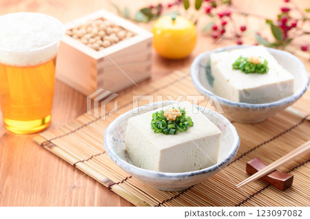 Cold tofu (cotton tofu) Cold tofu (cotton tofu) 123097082