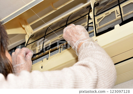 空調濾清器清潔、更換、維護影像 空調濾清器清潔、更換、維護影像 123097128