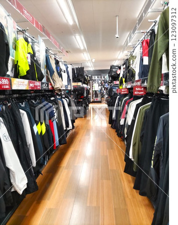 體育用品店 123097312