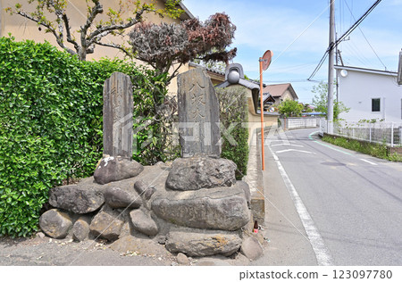 漫步中山道板花宿:高崎市八幡町舊中山道、尊者之碑 漫步中山道板花宿:高崎市八幡町舊中山道、尊者之碑 123097780