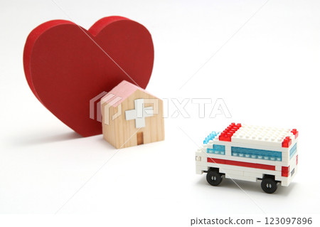 Medical and emergency images: Miniature hearts, hospitals, and ambulances Medical and emergency images: Miniature hearts, hospitals, and ambulances 123097896