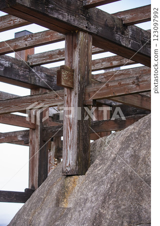 Naegi Castle in winter, Nakatsugawa City, Gifu Prefecture 123097992