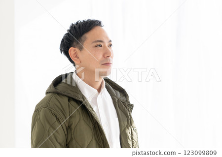 Men wearing coats 123099809