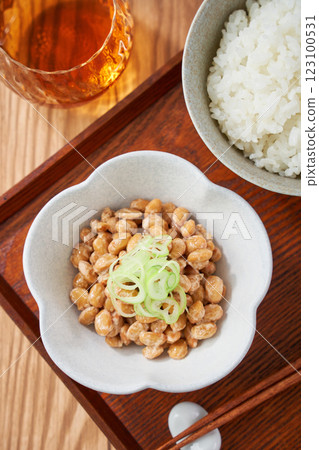 Natto served in a small bowl - image of a fermented food table 123100531
