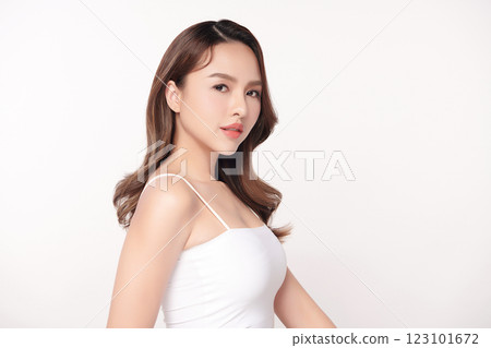 Beautiful young asian woman with clean fresh skin on white background, Face care, Facial treatment, Cosmetology, beauty and spa, Asian women portrait. 123101672