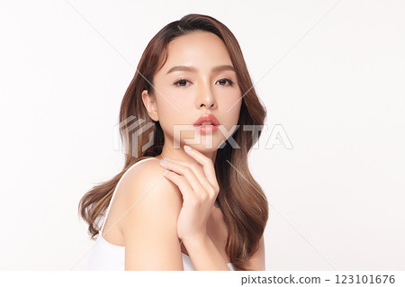 Beautiful young asian woman with clean fresh skin on white background, Face care, Facial treatment, Cosmetology, beauty and spa, Asian women portrait. 123101676