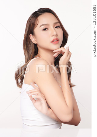 Beautiful young asian woman with clean fresh skin on white background, Face care, Facial treatment, Cosmetology, beauty and spa, Asian women portrait. 123101683