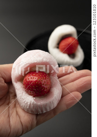 Strawberry Daifuku 123101810