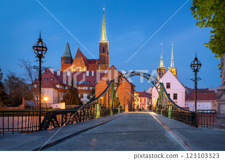 Tumski Bridge (Most Tumski) in Wroclaw, Poland 123103323