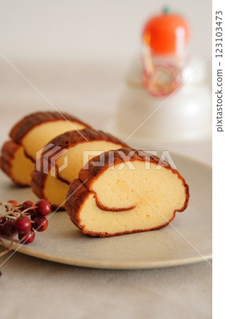 Kagami mochi, Datemaki and Nanten (white) Kagami mochi, Datemaki and Nanten (white) 123103473