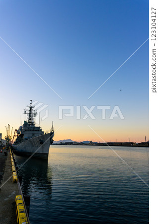 Patrol boats and ships at sea with the sunset in the background "Warships, ships, vessels, boats" Yatsushiro Port (Yatsushiro City) Patrol boats and ships at sea with the sunset in the background "Warships, ships, vessels, boats" Yatsushiro Port (Yatsushiro City) 123104127