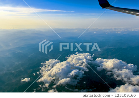 <交通工具>從高松飛往羽田的飛機上看到的風景 <交通工具>從高松飛往羽田的飛機上看到的風景 123109160