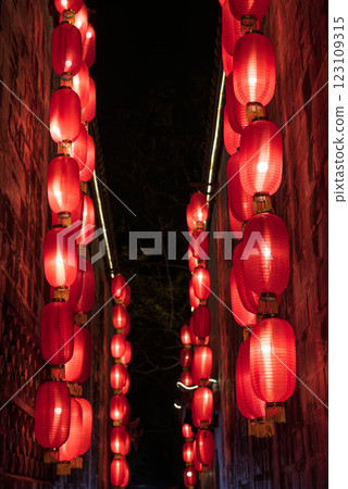 Red Traditional Chinese Lanterns at Night 123109315