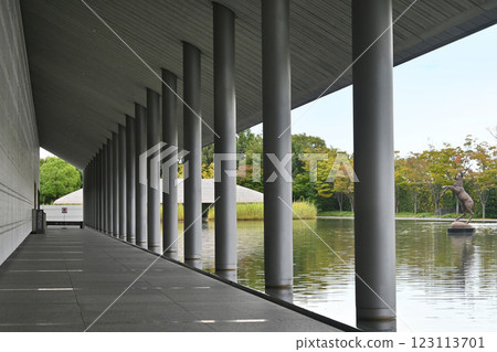通往滋賀縣琵琶湖畔佐川美術館的路徑 123113701
