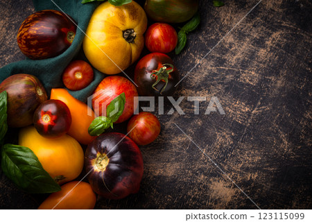 Assortment of different color tomatoes 123115099