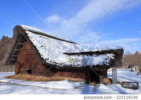 歷史遺跡：根城廣場 - 本丸遺址復原 - 日本百座城堡之一（青森） 123119130