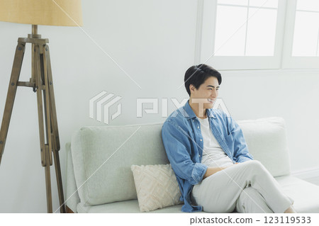 A man to relax 123119533