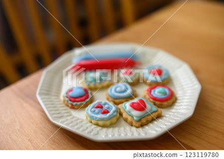 Delicious cookie 123119780