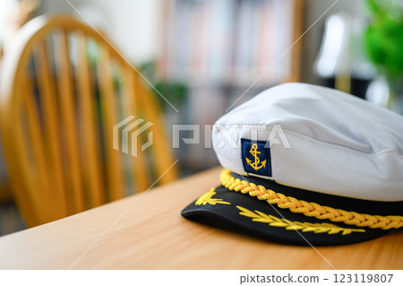 Captain's hat 123119807
