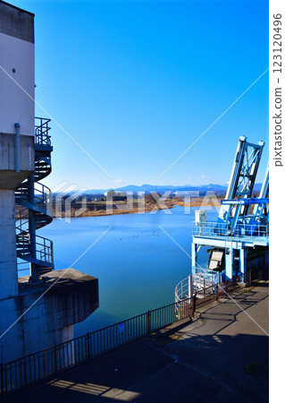 深谷市六石水渠附近的荒川幹流美景 123120496