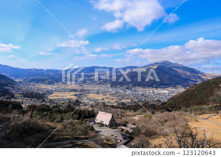 從紗霧台眺望湯布院 123120643