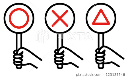 一組手拿著簡單的圓圈和十字架 123123546