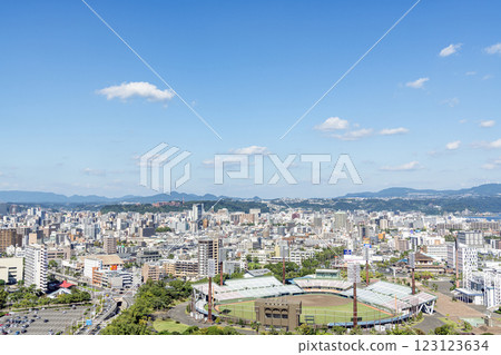 Kagoshima City, Kagoshima Prefecture: Kagoshima City streetscape on a clear day (around Kamoike Prefectural Baseball Stadium) 123123634