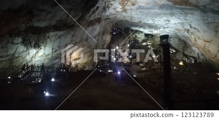 Inside the Trang An Cave in Vietnam 123123789