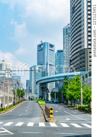 [Tokyo] Shiodome Boulevard, right next to Hamamatsucho Station 123123951