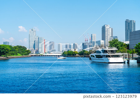 [Tokyo] Sumida River and cityscape as seen from Waters Takeshiba 123123979