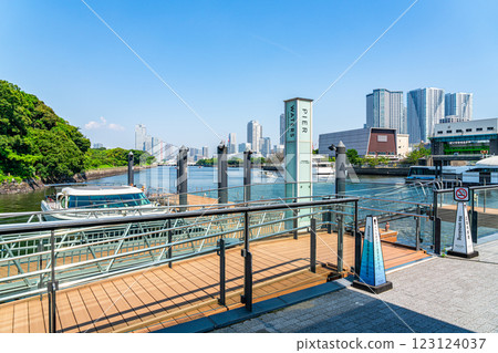 [東京]從竹芝水域看到的隅田川和城市景觀 123124037