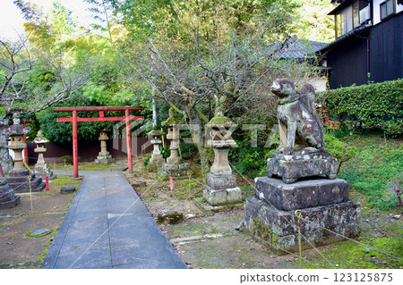 松江城山稻荷神社鬼故事 松江城山稻荷神社鬼故事 123125875