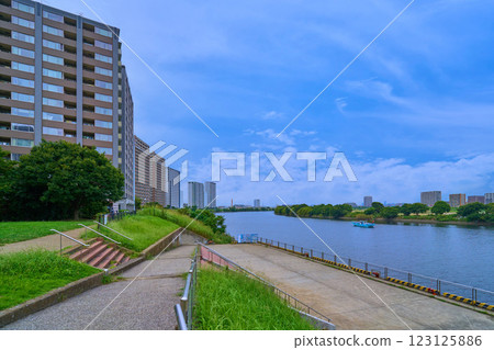 從神奈川縣川崎市幸區玉川見晴公園眺望北濱水區 123125886