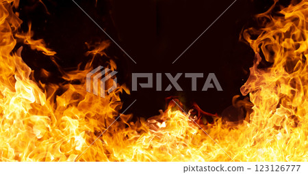 熾熱的紅色火焰的強大圖像 熾熱的紅色火焰的強大圖像 123126777
