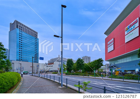 從神奈川縣川崎市幸區堀川町公園眺望JR川崎站（Tower River公園等）（川崎站西口） 123126787