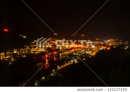 Night view of Gero Onsen 123127250