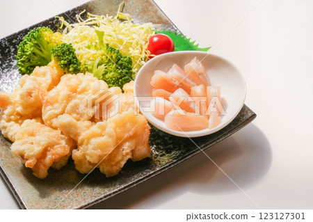 珍珠貝扇貝天婦羅與生魚片 123127301