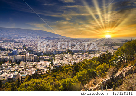 從利卡維多斯山欣賞雅典美麗的夜景 123128111