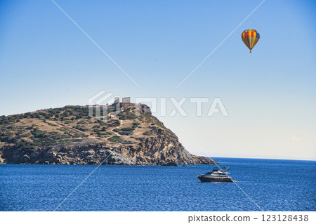 Beautiful view of Cape Sounion in the Aegean Sea 123128438