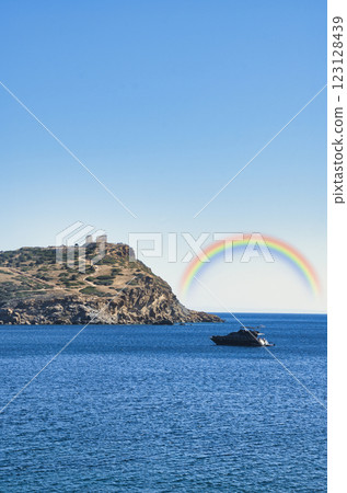 Beautiful view of Cape Sounion in the Aegean Sea 123128439