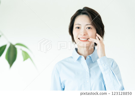 Woman with healthy teeth Woman with healthy teeth 123128850
